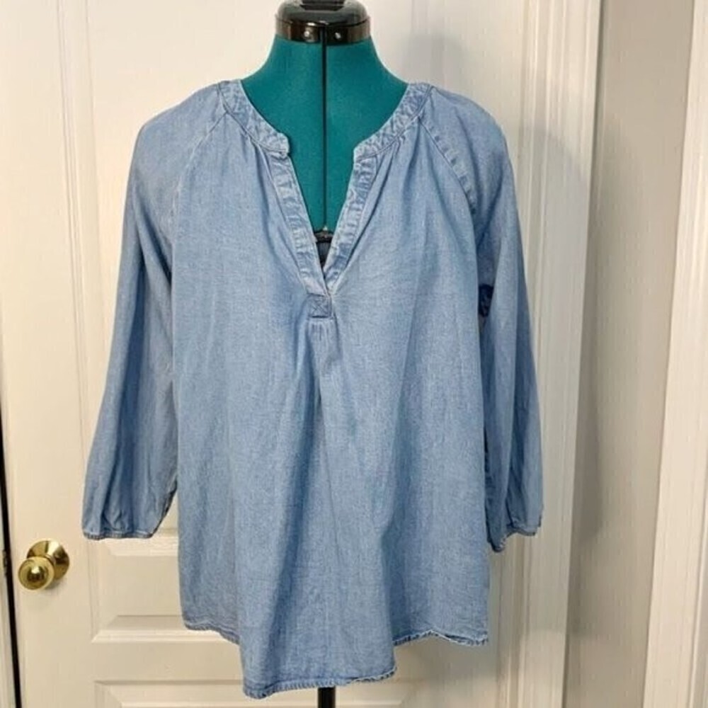 GAP Chambray Split V Neck Relaxed Loose Fit Tunic 3/4 Sleeve Casual Blouse
